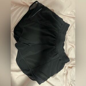 black lululemon hotty hot shorts